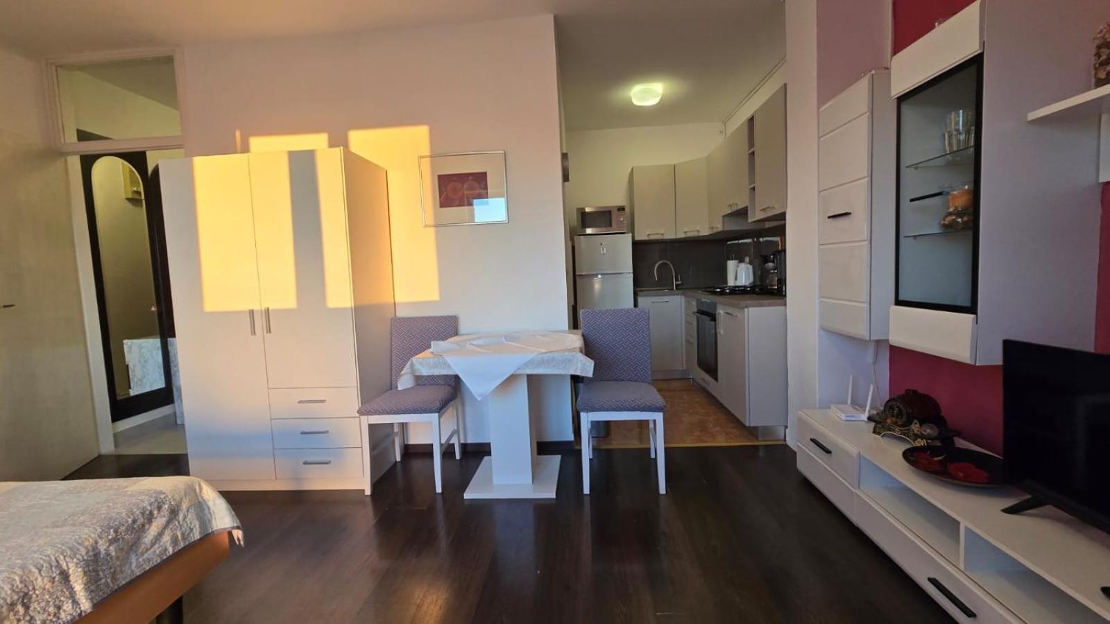 Studio Apartment Ljubica For 2 Persons 150M From The Beach Poreč Eksteriør bilde